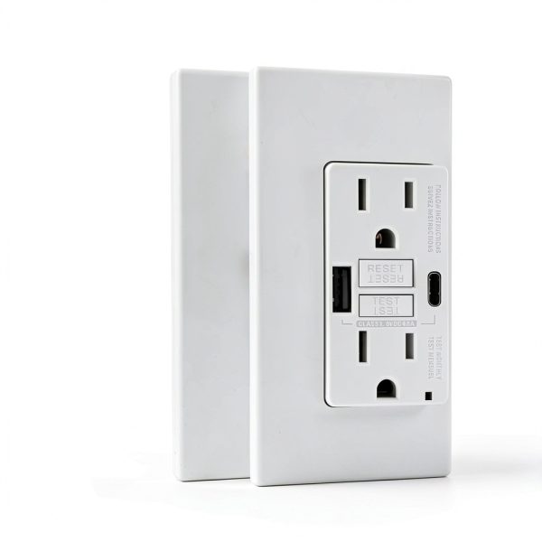 Leviton 15A SmartlockPro Self-Test GFCI Combination with Type A & Type-C USB in-Wall, USB Charger for Smartphones and Tablets, GUAC1-W-3