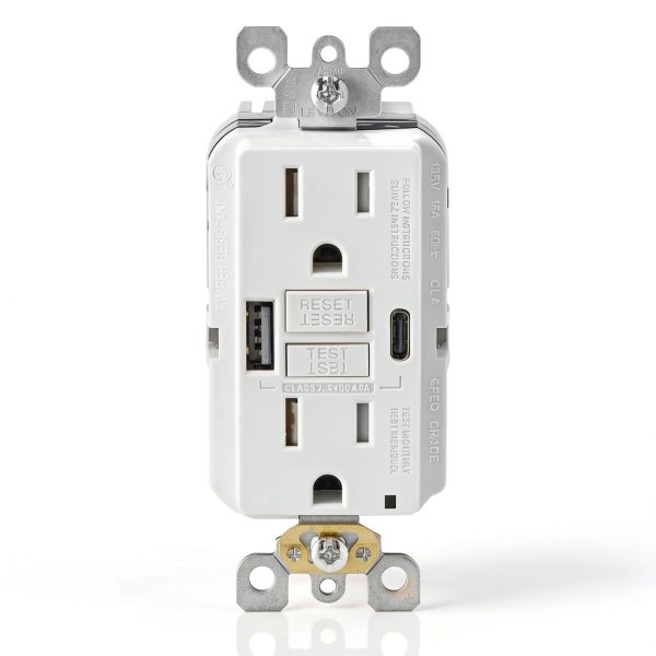 Leviton 15A SmartlockPro Self-Test GFCI Combination with Type A & Type-C USB in-Wall, USB Charger for Smartphones and Tablets, GUAC1-W-0